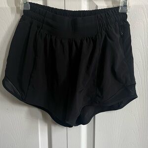 #77 NWOT LULULEMON hotty hot shorts